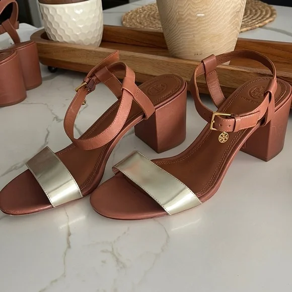 Tory Burch sandal - Picture 2 of 5